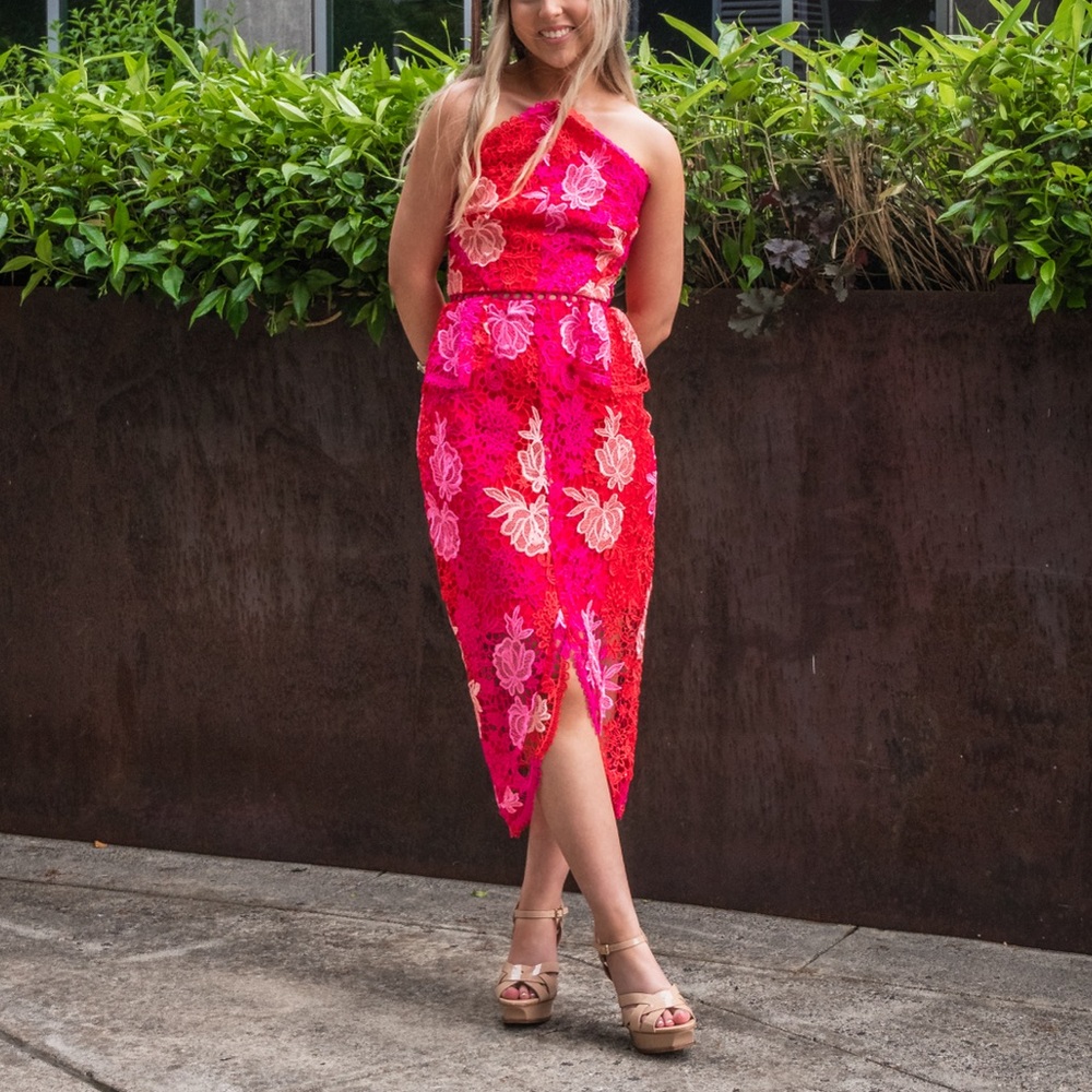 Elliatt Times Strapless Dress